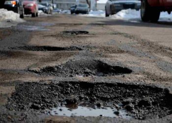 Funcionarios estatales podrán acelerar reparación de baches