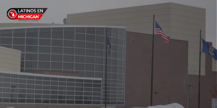 Estudiantes de escuelas públicas de Oxford protestaron contra la violencia armada y en apoyo a la Escuela de Texas