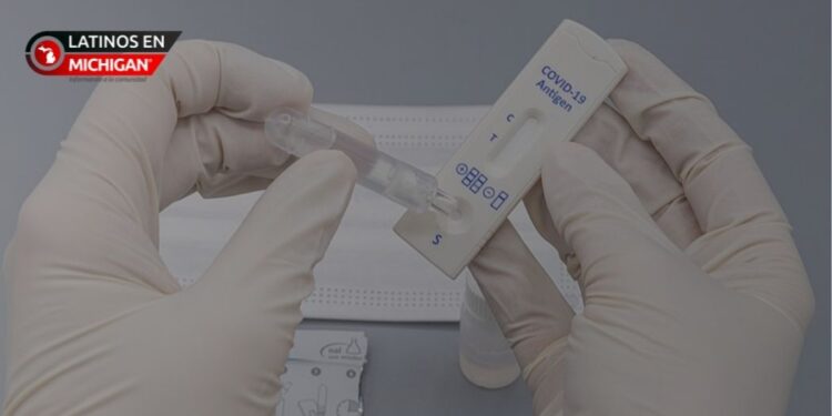 Biden ofrece al público otras 8 pruebas gratuitas de COVID-19