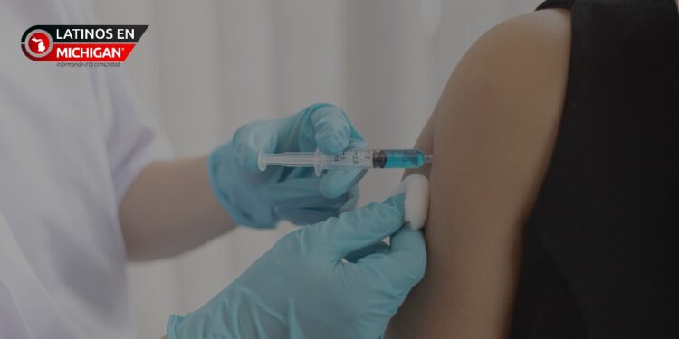 Pfizer y BioNTech anuncian creación de vacuna combinada contra la gripe y el COVID