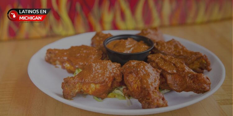 Detroit Wing Company regalará alitas en la inauguración de su nuevo local