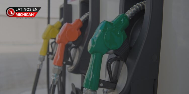 Los precios de la gasolina bajan para los viajes de Acción de Gracias