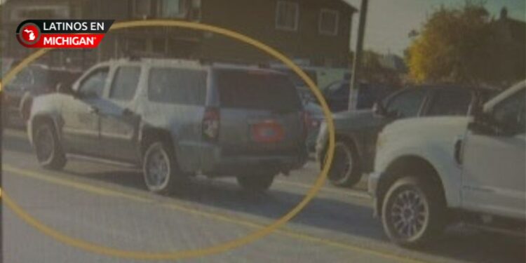 Sospechosos huyen en una parada de tráfico, la policía de Detroit le dispara a uno