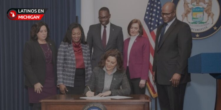 Whitmer firma proyecto de ley de financiación que invertirá millones en viviendas asequibles y apoyo comercial