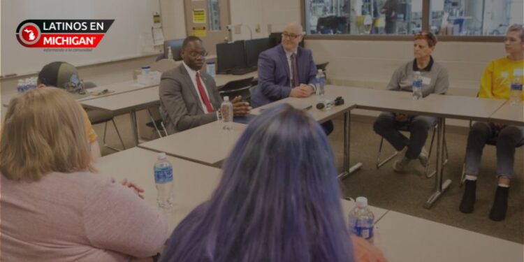 El Vicegobernador Gilchrist celebra el segundo aniversario de Michigan Reconnect