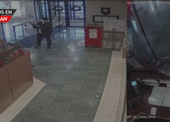 Revelan imágenes y detalles sobre oficial que disparó a hombre armado en una comisaría