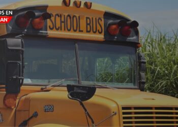 Estudiante de Warren logró detener autobús escolar sin incidentes después de que el conductor se desmayó al volante