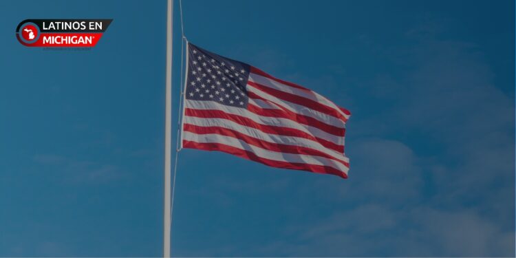 La gobernadora Whitmer baja las banderas en honor al Día de los Oficiales de la Paz
