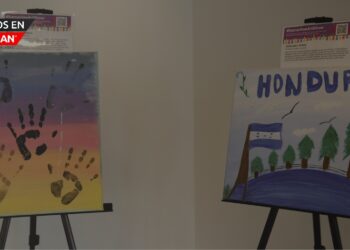 Exhibición de arte hecho por jóvenes refugiados