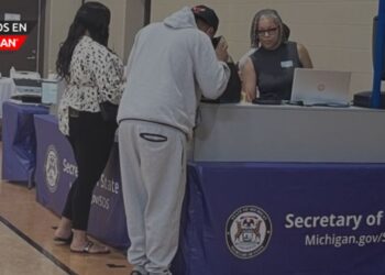 Crece colaboración público-privada que facilita el acceso al permiso de conducir en Michigan