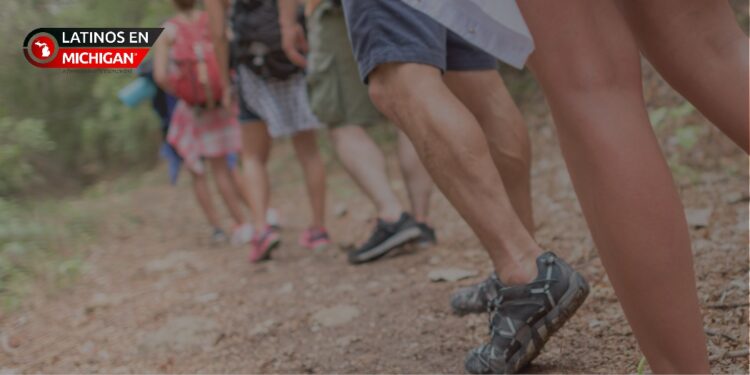 Regresa el programa gratuito Detroit Riverwalkers para mayores de 50 años