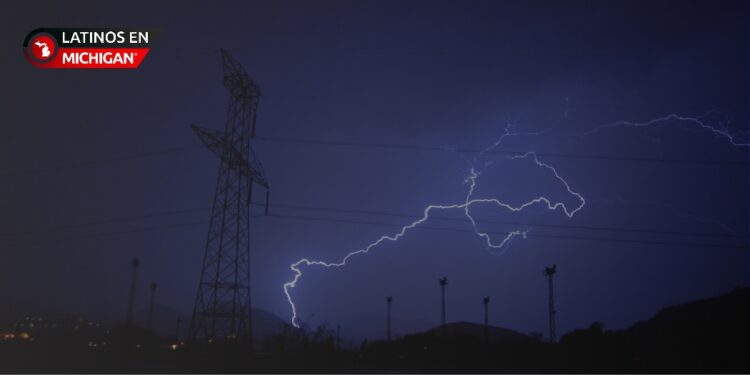 Hombre gravemente herido por impacto de rayo en el condado de St. Clair