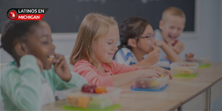 Todos los estudiantes de escuelas públicas de Michigan podrán recibir dos comidas gratis