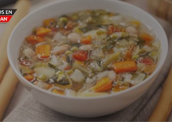 Un hombre demandó a un restaurante después de que afirma que encontró una pata de rata en su sopa