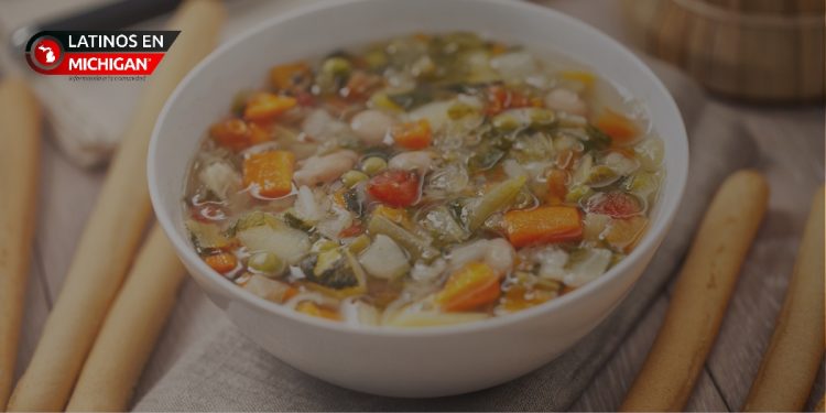 Un hombre demandó a un restaurante después de que afirma que encontró una pata de rata en su sopa