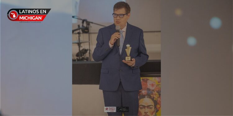 Alberto Marin, un talentoso artista que trabaja para ayudar a su comunidad