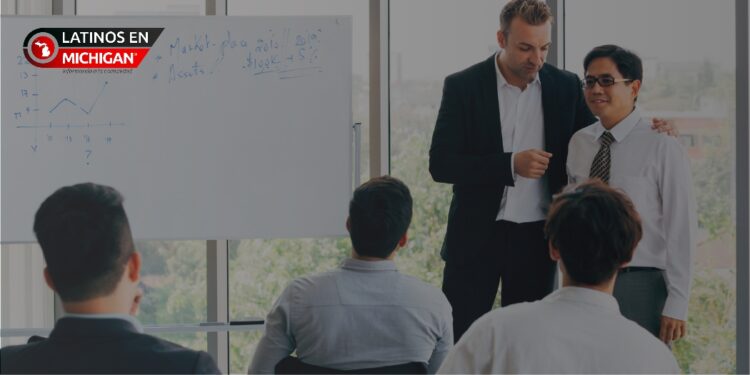 Whitmer otorga $39 millones a empresas de Michigan para capacitar y retener a sus empleados