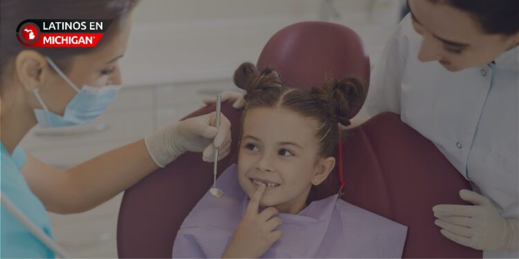 Whitmer firma proyectos de ley para Garantizar que los niños de Michigan tengan acceso a un chequeo dental antes del jardín de infantes