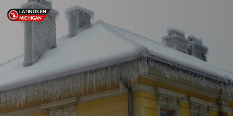 AAA brinda consejos para proteger su techo de las «represas de hielo» que se generan con el cambio de temperatura