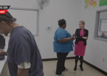 MDOS y socios ayudan a ciudadanos que regresan a restaurar sus privilegios de conducir durante el Mes de la Segunda Oportunidad