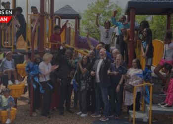 Royal Oak Township inaugura un parque infantil más grande y accesible