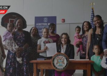 Gobernadora Whitmer firma presupuesto de educación para 2025