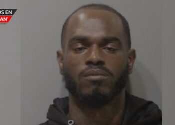 Desmond Burks enfrenta cargos por el asesinato de un neurocirujano en Detroit