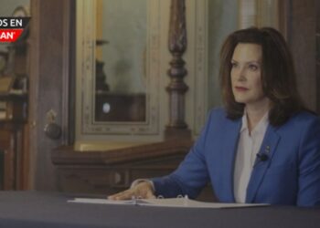 La gobernadora Whitmer impulsa la revitalización urbana con fondos para viviendas y comercios en Michigan