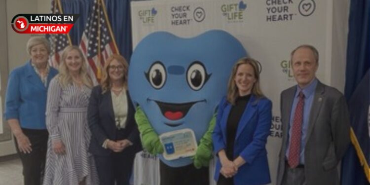 Secretaria de Estado Jocelyn Benson lidera iniciativas de donación de órganos en Michigan