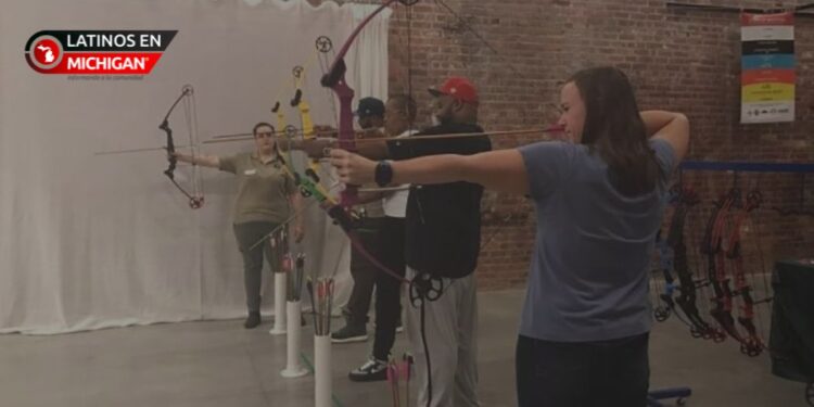 Actividad con arco y flecha para mayores de 8 años en Detroit