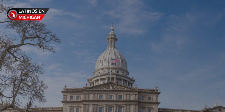 Gobernadora Whitmer firma presupuesto provisional para asegurar continuidad de servicios en Michigan