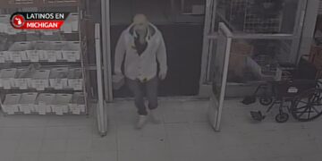Autoridades de Southfield buscan a hombre acusado de tomar fotos a menor en baño público