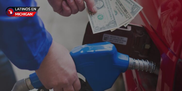 AAA reporta nueva reducción en el precio de la gasolina en Michigan