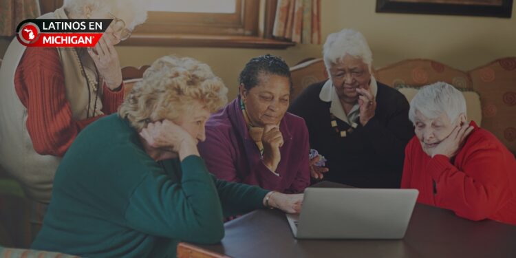 Michigan impulsa el aprendizaje digital para adultos mayores con clases gratuitas en línea