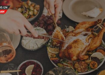 Los CDC dan recomendaciones clave para preparar el pavo para las fiestas sin riesgos sanitarios
